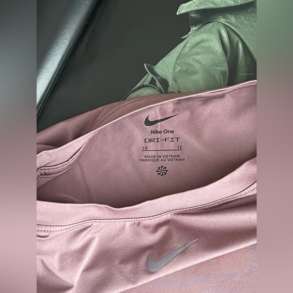 Nike One Training Dri-Fit T-Shirt In Smokey Mauve Size 1X - Picture 7 of 15